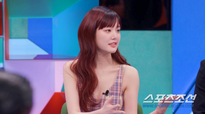 이유비, '이승기♥이다인' 결혼식 때 '민폐 하객룩'으로 논란…반전 비하…