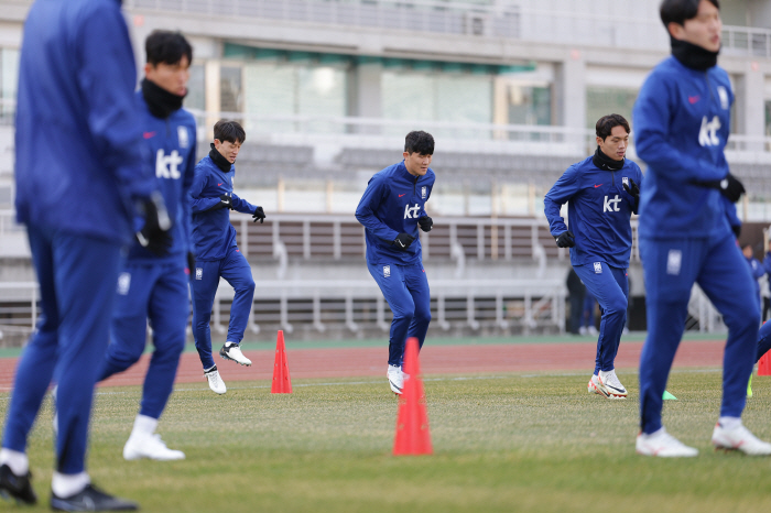 '5대0→3대0→?' 손흥민과 이강인, 다시 완전체…태국전 '화합의 골잔…