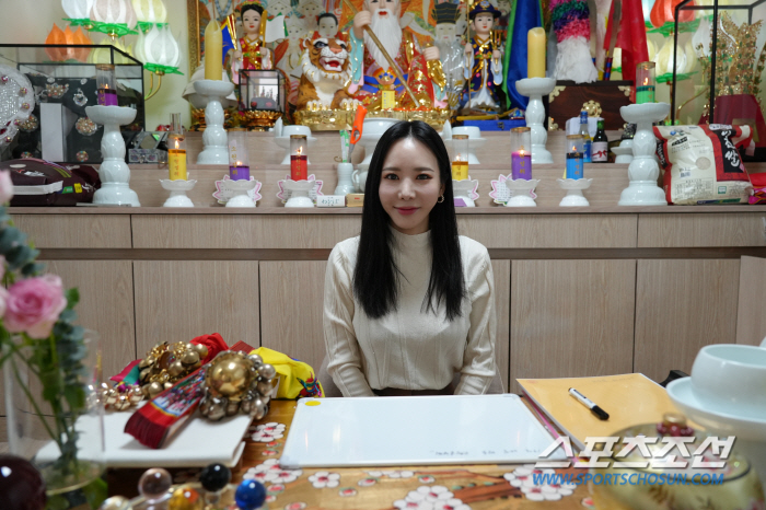 [단독] '미녀 개그우먼' 김주연, 무속인 됐다.. MBC 신인상 출신