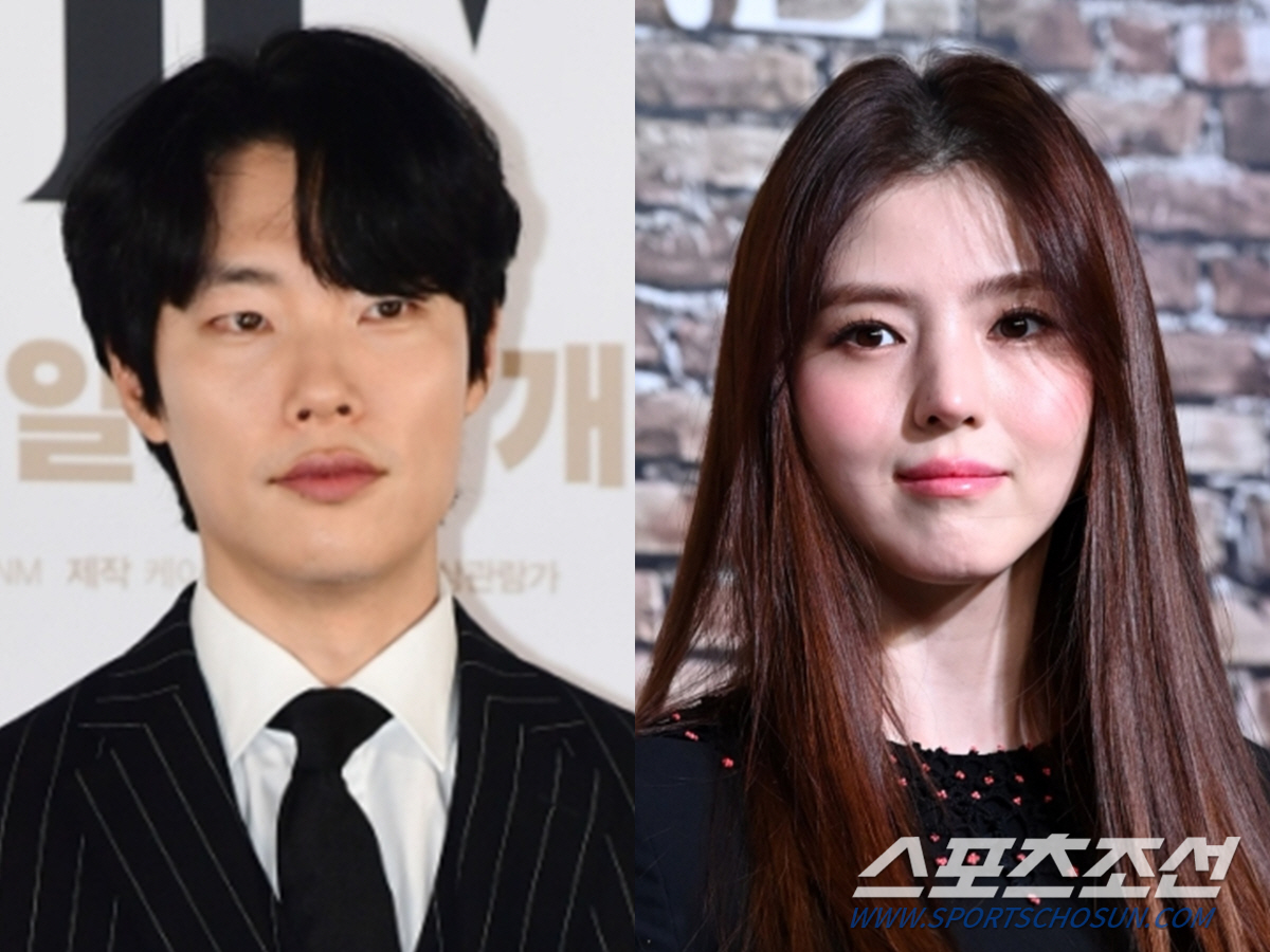 [종합]류준열, ♥한소희 열애 인정 후 첫 공식석상인데…하트는 NO, 무…