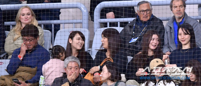 한국에 진심인 오타니, 또 한글 메시지 공개 "오늘 서울에서 시작됩니다"