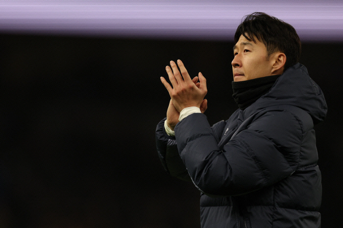 ‘EPL 최고’ 손흥민을 기용하면 되잖아!...토트넘 또 9번 스트라이커…