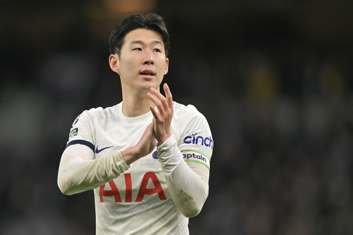 ‘EPL 최고’ 손흥민을 기용하면 되잖아!...토트넘 또 9번 스트라이커…