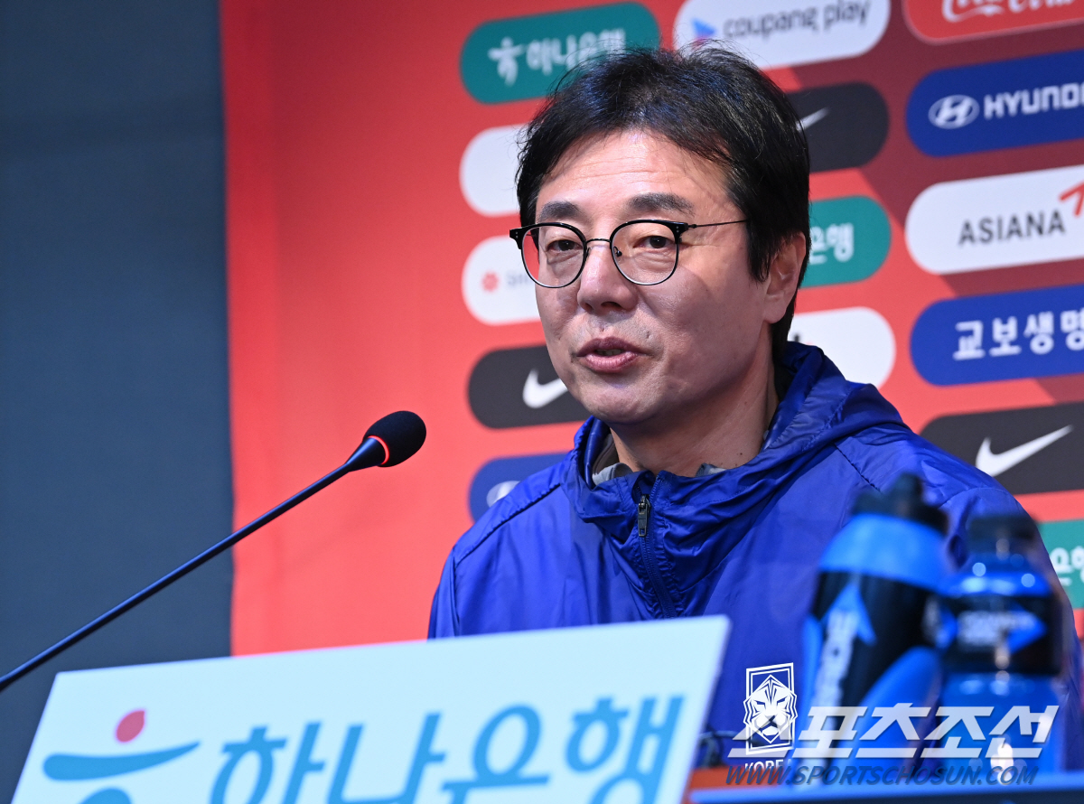 [현장인터뷰]어깨 무거운 황선홍 감독 "이강인 선수와 합심해 풀어내는 것…
