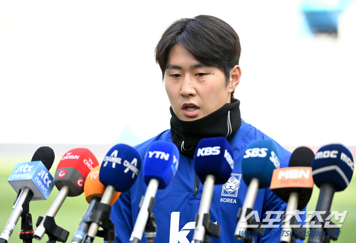 취재진 앞 고개 숙인 이강인, "실망시켜 죄송합니다" 두 손 모으고 사과…
