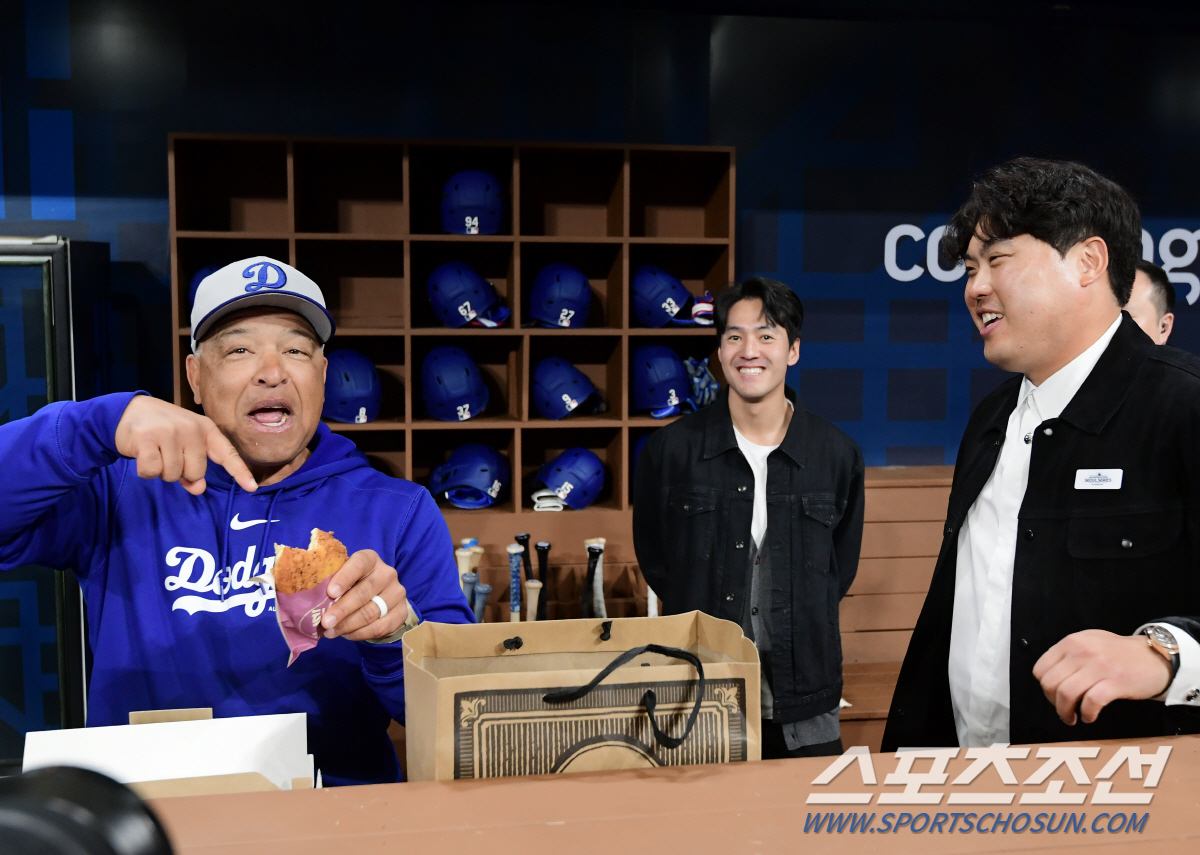 "연락해라"는 말에 RYU, 고척에 떴다, 선물은 "대전에 유명하니까…"