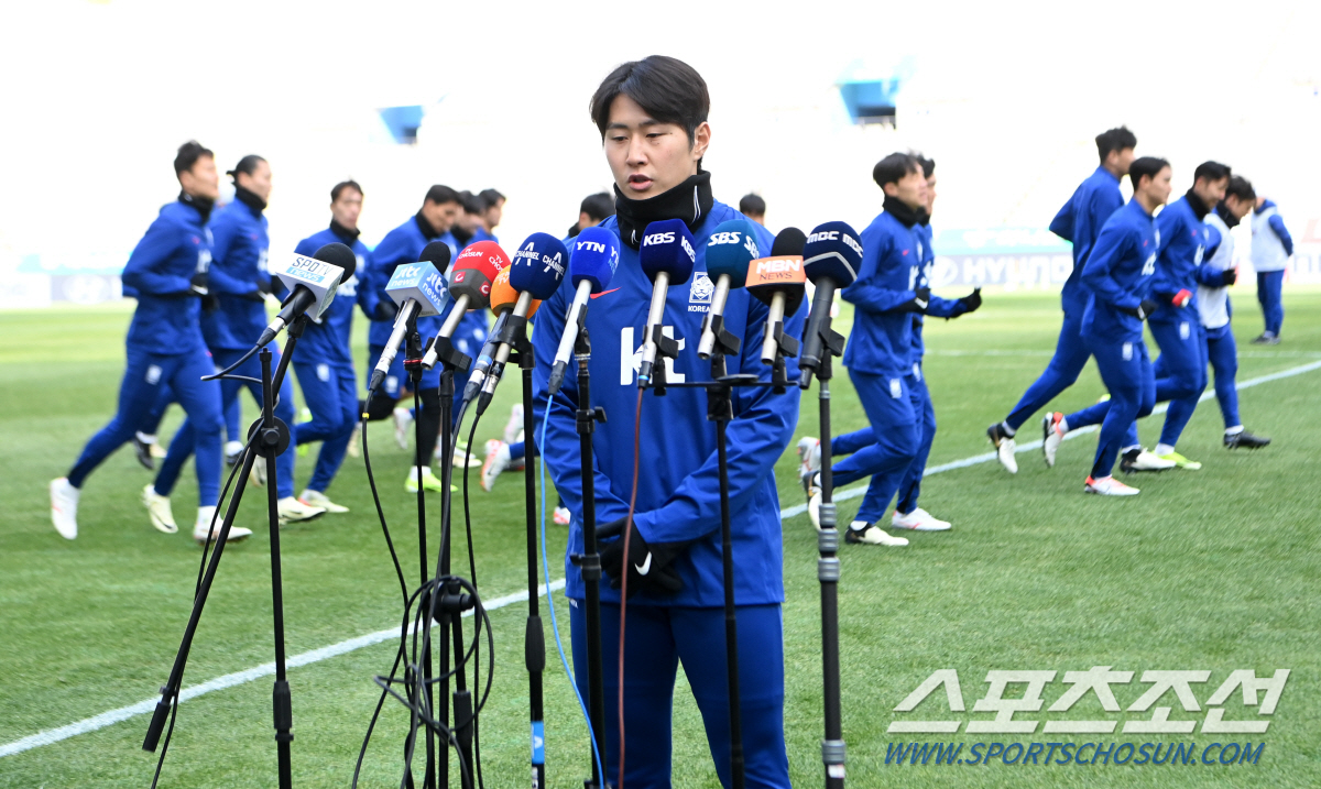 [공식발표]'공항 미소→훈련 전 90도 인사' 이강인 억지 사과설, KF…