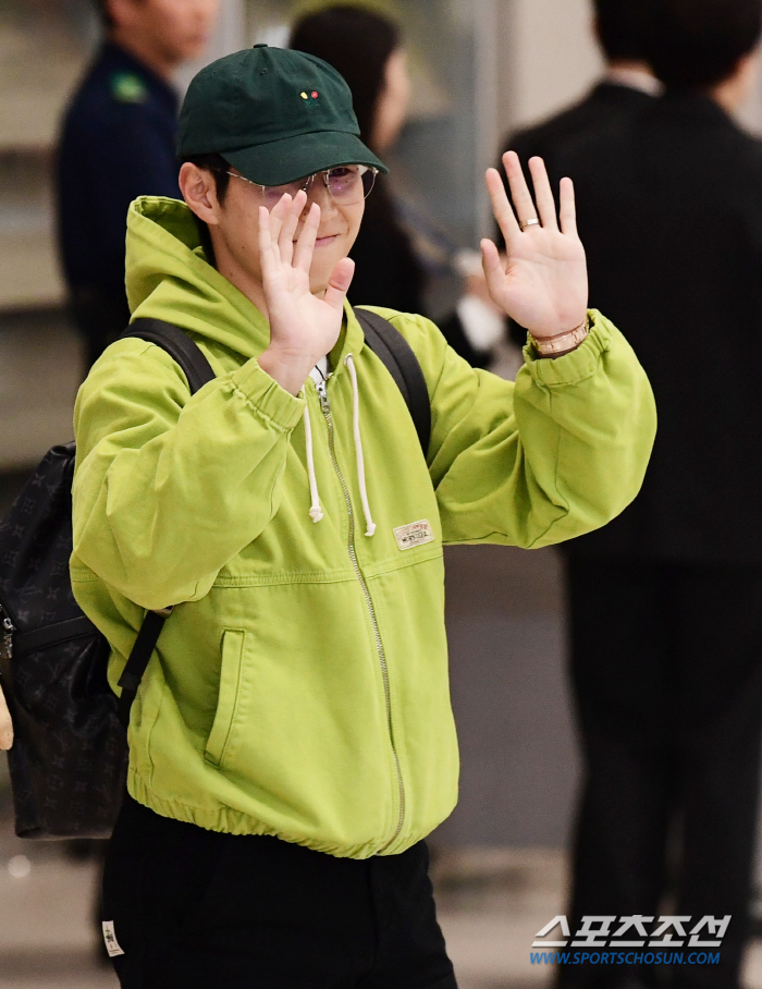 [공식발표]'공항 미소→훈련 전 90도 인사' 이강인 억지 사과설, KF…
