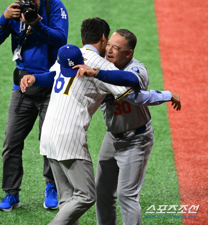 '서울시리즈'를 만든 30년 전 선구자, 감동의 시구...그리고 멋진 포…