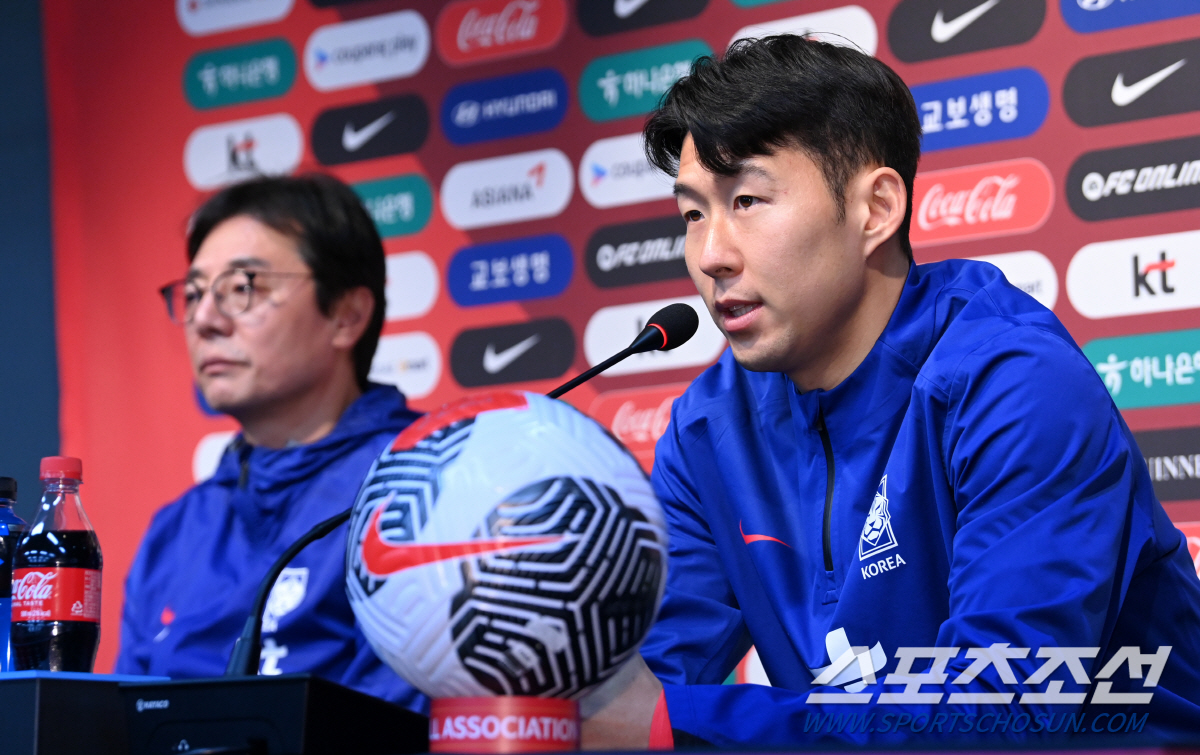 [현장에서]황선홍 감독과 '캡틴' 손흥민, 위기의 A대표팀→새 희망의 불…