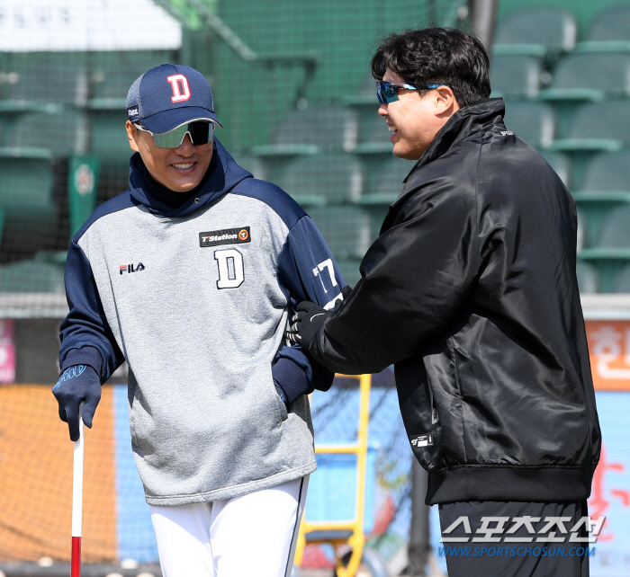 추억이 많은 '국민타자' 이승엽 감독과 '괴물' 류현진...'왜 왔어 미…