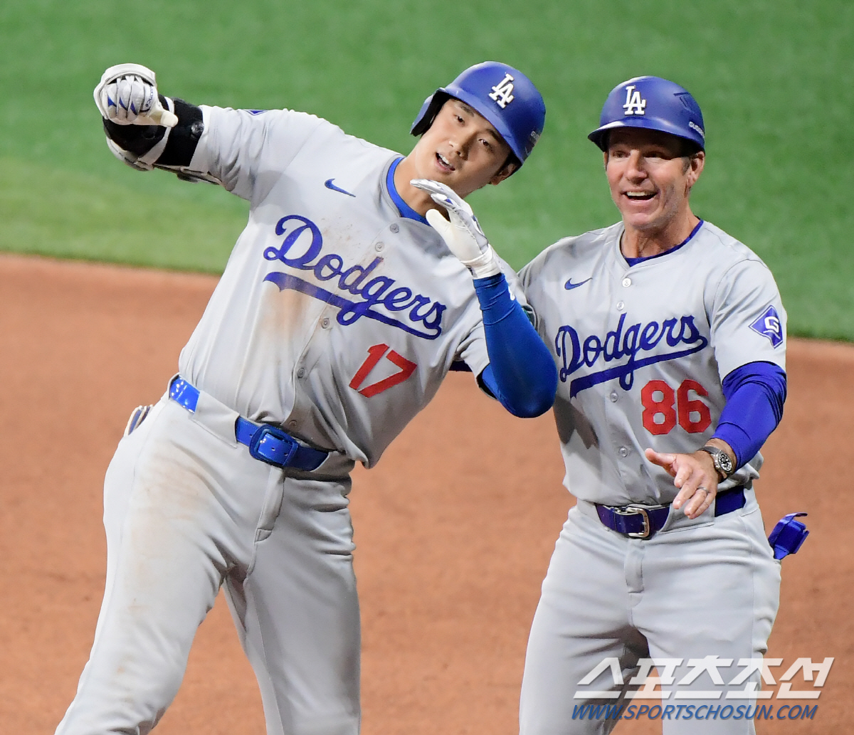 아내도 감탄한 '191.8㎞짜리 파울 홈런' 우리가 놓친 오타니 개막전 …