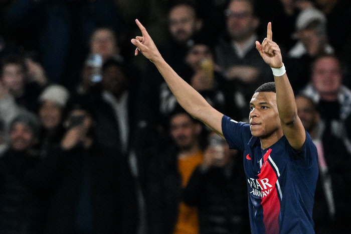 ‘PSG 단장님’ 음바페 파격 대우는 실재했다...'이강인 10배급' 헉…