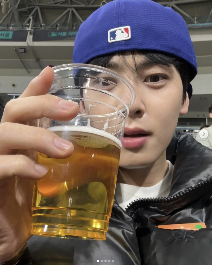 "만루홈런급 짜릿함" 차은우, 야구장에서 무차별 비주얼 공격