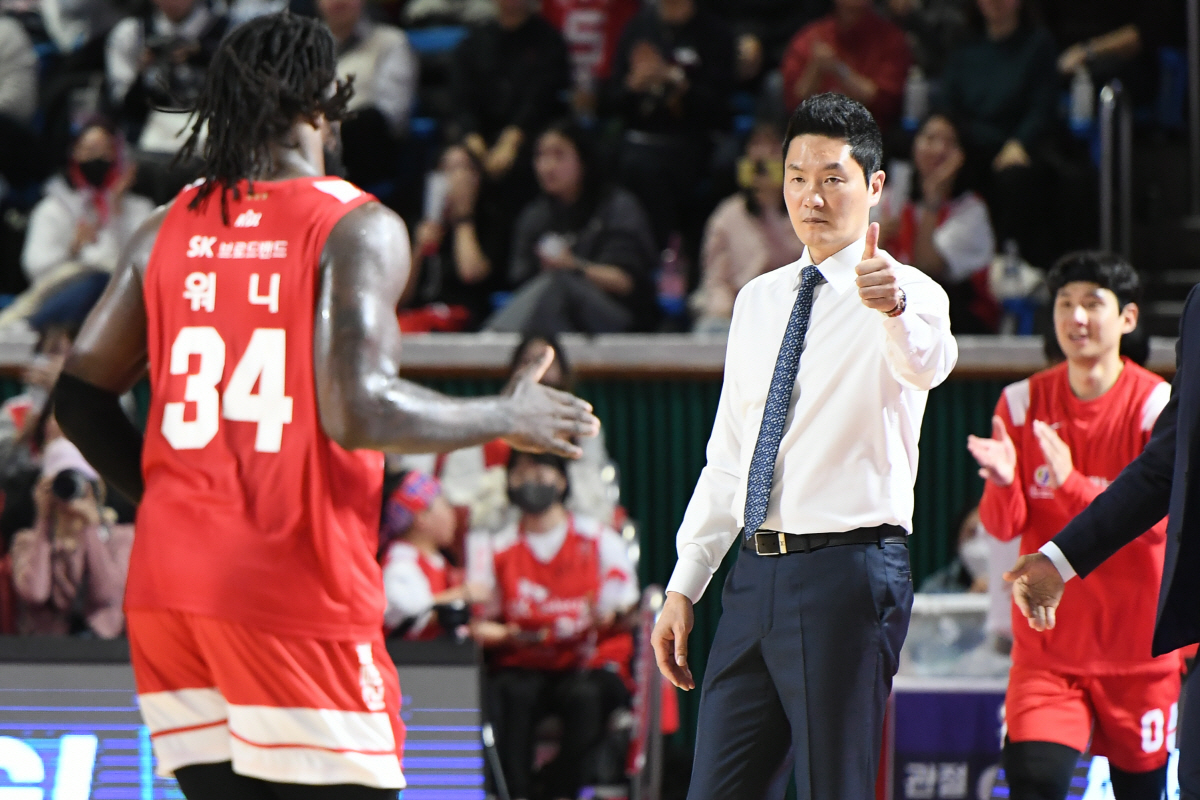 [KBL 현장코멘트] 전희철 SK 감독, "마지막이 아쉽다"