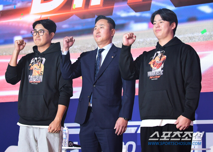 KBO가 점찍은 5강은 롯데, 한화?...우승 공약 왜 5개팀에만 물어봤…