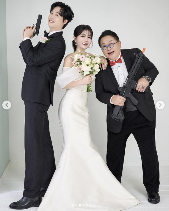 '이용식 딸' 수민♥원혁 이런 웨딩화보는 처음 '아빠까지 쓰리샷'