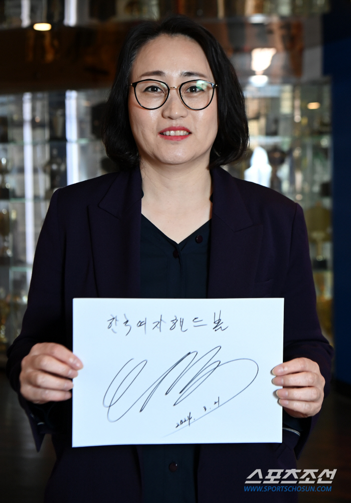 '韓 여자 구기종목의 자존심' 파리로 가는 핸드볼, 오성옥X김온아X박새영…