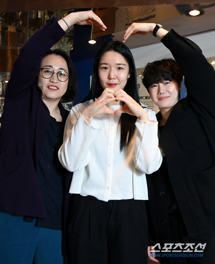 '韓 여자 구기종목의 자존심' 파리로 가는 핸드볼, 오성옥X김온아X박새영…
