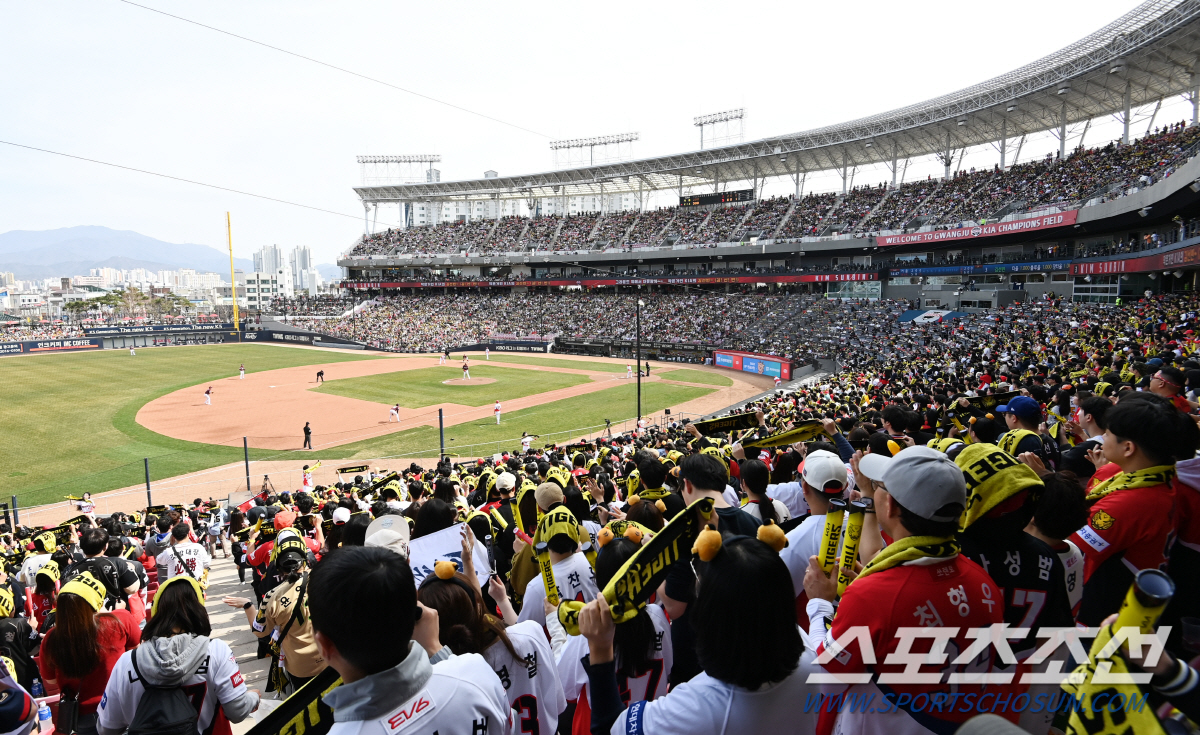 '1회 5점+철벽 필승조' KIA, 키움 7대5 격파…이범호 감독 개막전…