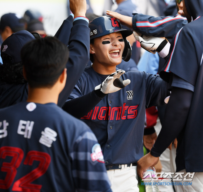 'AG金→ML 투수 상대' 또한번 레벨업! 리드오프+중견수 꿰찬 윤동희,…