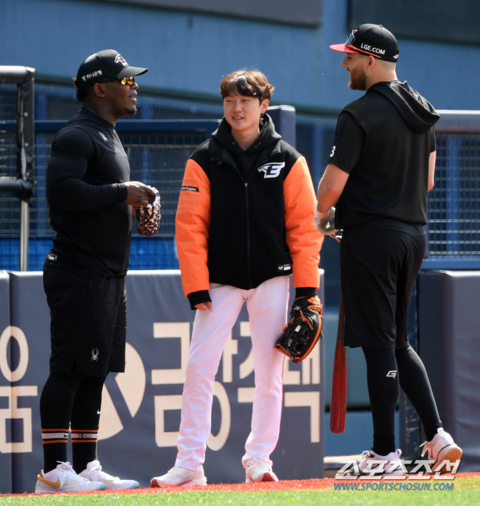 'K문화 완벽 적응' 2년 차 선배 오스틴 덕담에 해맑게 웃은 페라자