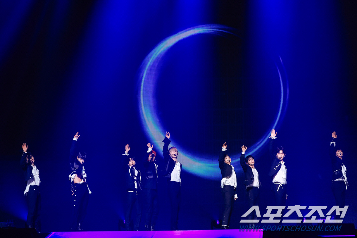 ZEROBASEONE, 日 첫 팬콘서트 성황리 마무리…데뷔와 동시에 아레…