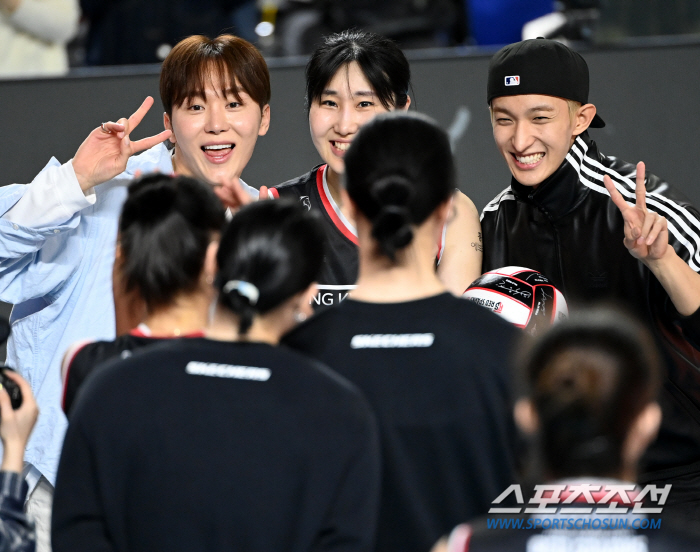 "10년만이네요. 우승해야죠" 프로 23년차 한송이가 돌아본 봄배구 이야…