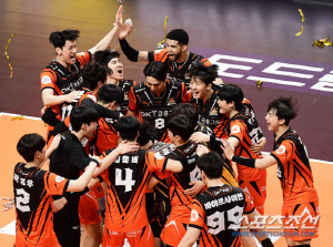 88.89% 확률 거머쥔 OK금융그룹, 8년만의 축포 홈에서 터뜨릴까