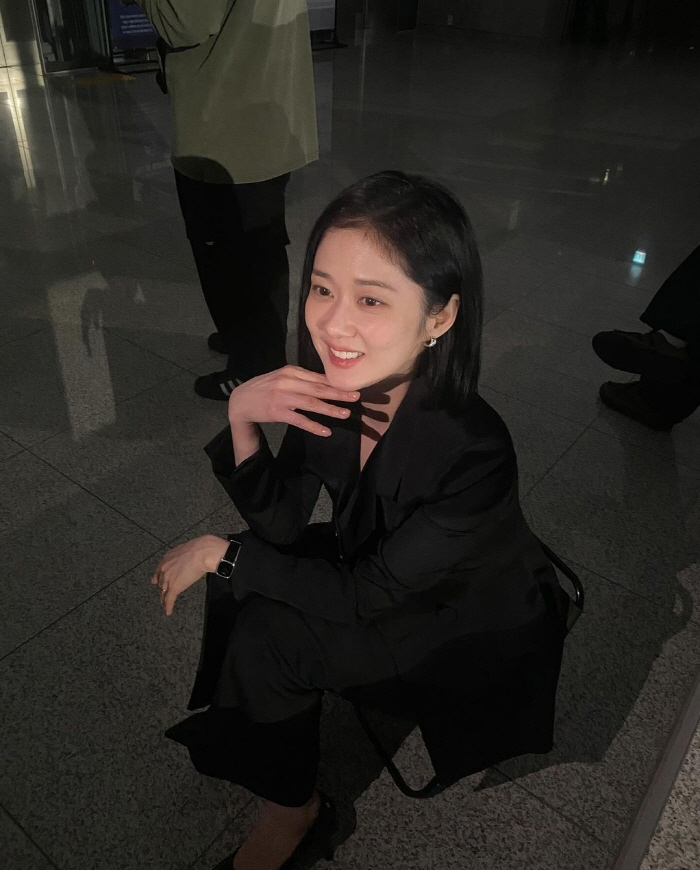 "42세 맞아?" 장나라, 눈부신 동안 미모 뽐내