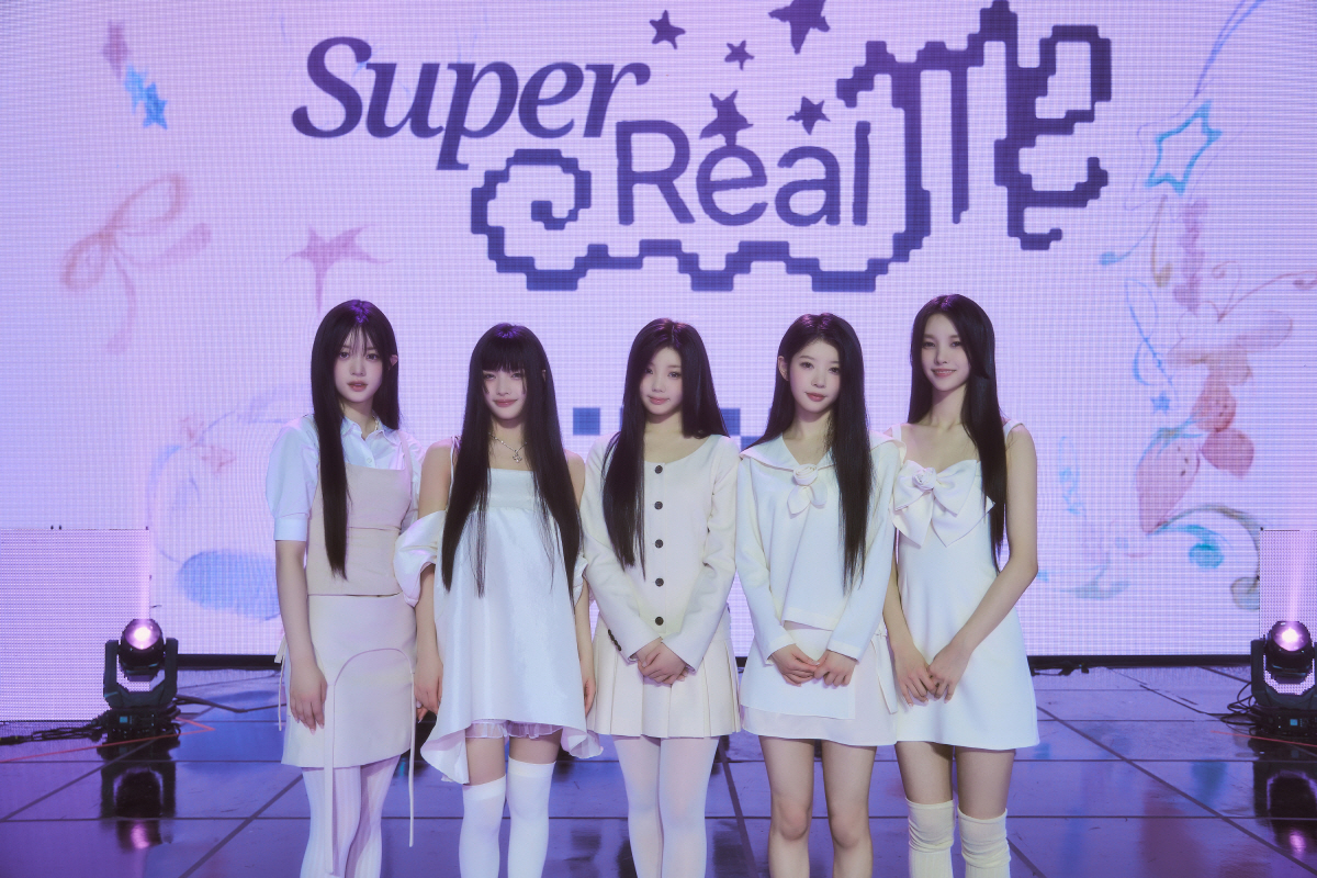아일릿 "르세라핌-뉴진스 다른 점? 과몰입 잘해…하이브 막내딸, 기대에 …