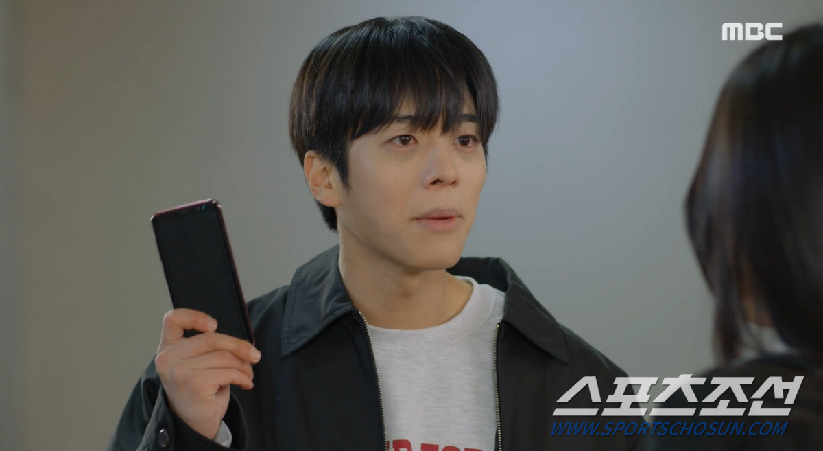 "이 돈벌레야". 오승아, 문지후 속이고 안내상 휴대폰 손에 넣어…'반효…