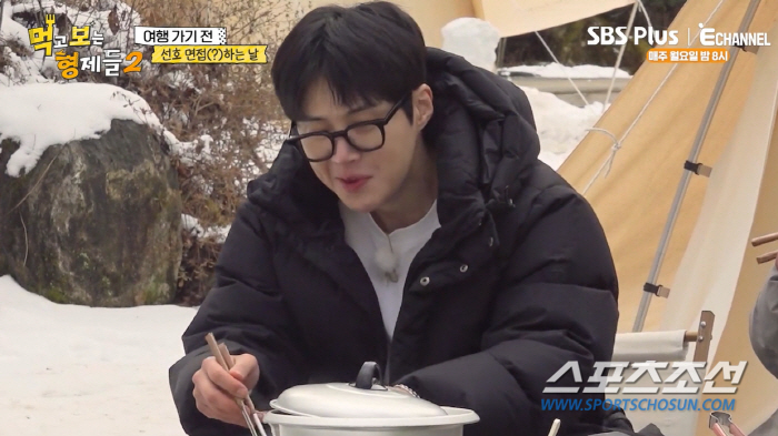 [SC리뷰] "7kg 찌워 왔다"..김선호, '먹보형2'에 진심인 태국 …