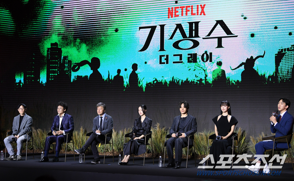 '기생수: 더 그레이' 연상호 감독 "'최애' 작품으로 덕질 끝냈다…성덕…