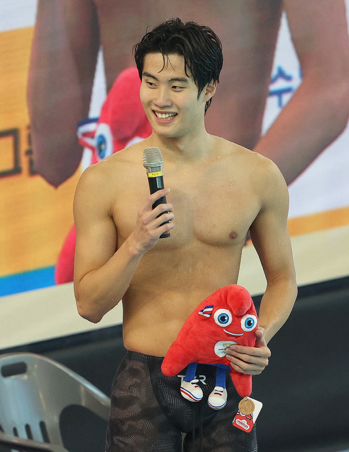 '올림픽 전 호주전훈 금지령,韓견제설?''200m 챔피언'황선우는 개의치…