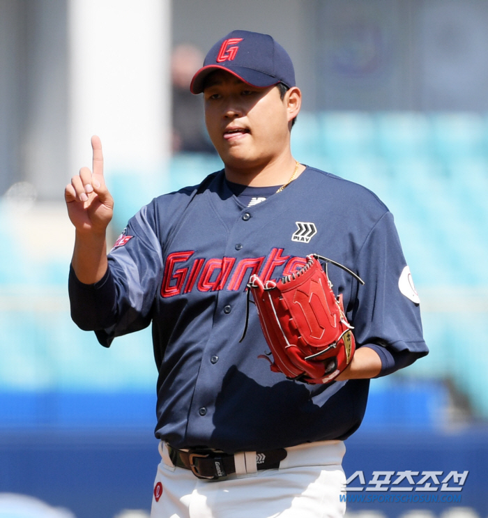 '개막 3연패' 롯데가 꺼내든 카드는 나균안, 27일 KIA전서 시즌 첫…