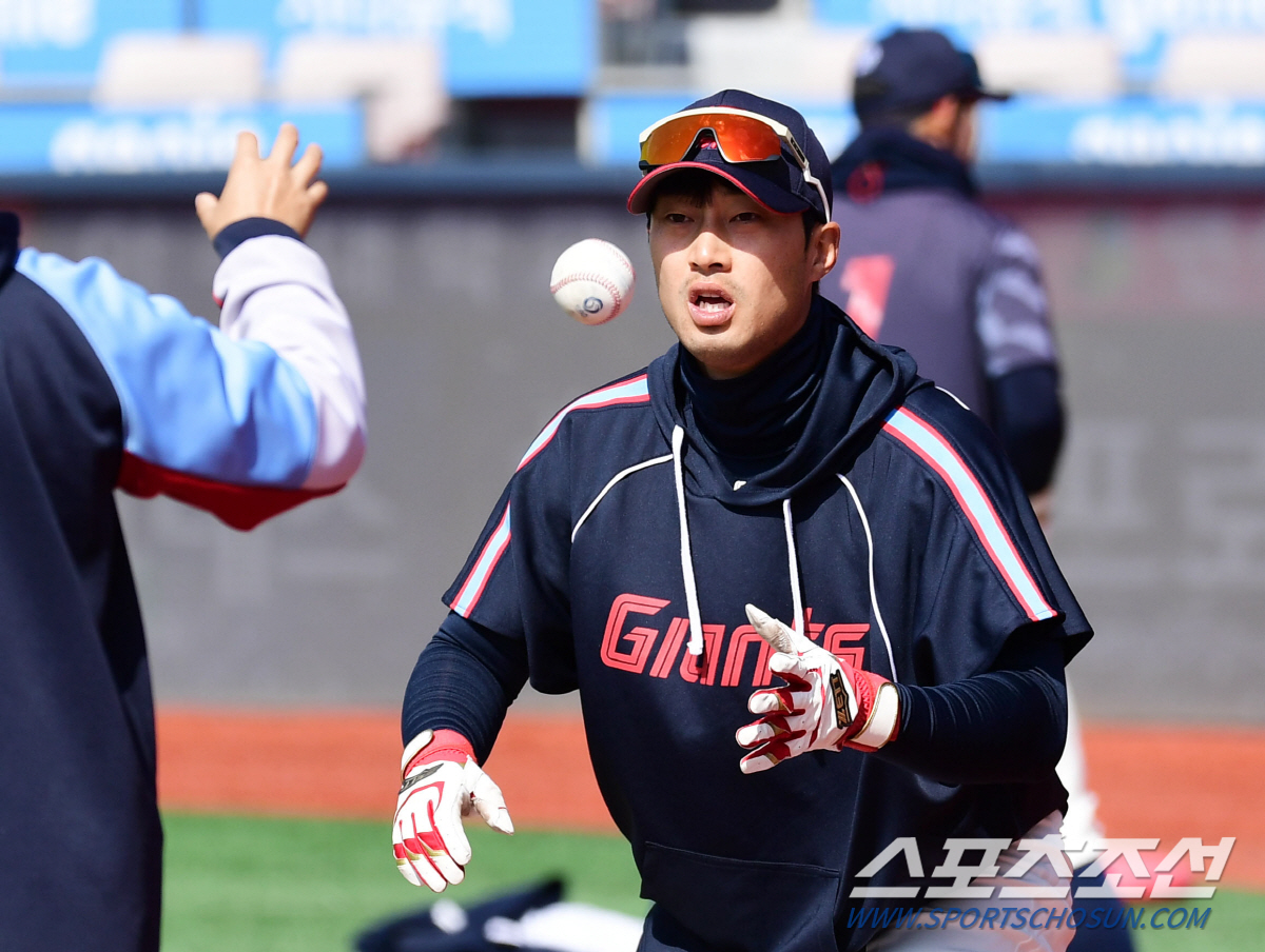 충격의 개막전 제외→절치부심! '홈런+3안타 5출루' 위기의 천재유격수,…