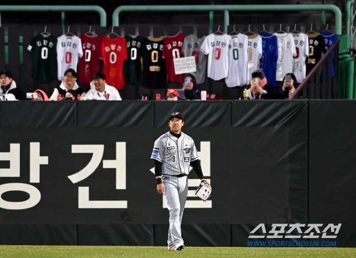 이렇게 극적이어도 되나. 9회 2아웃에 나타난 22년 원클럽맨의 친정 첫…