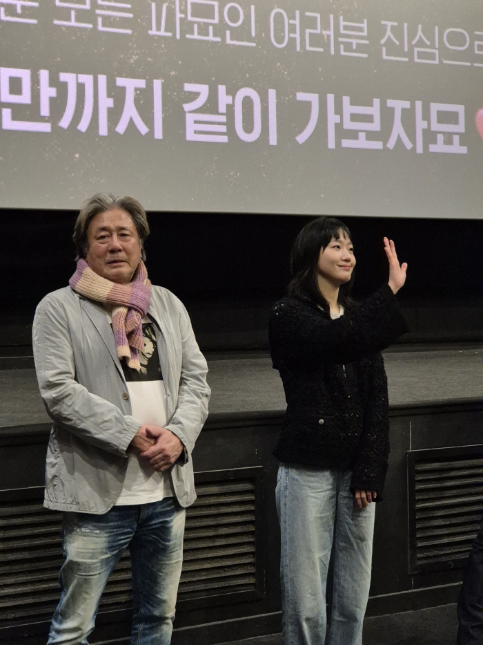 [SC초점] "무인 76회→쪄 죽어도 목도리"…천만 '파묘', '할꾸' …