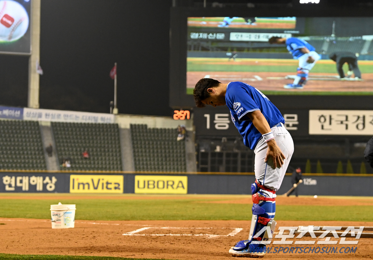 '2237' 레전드가 자신의 기록이 깨진 날 '2238' 후배를 찾아왔다…