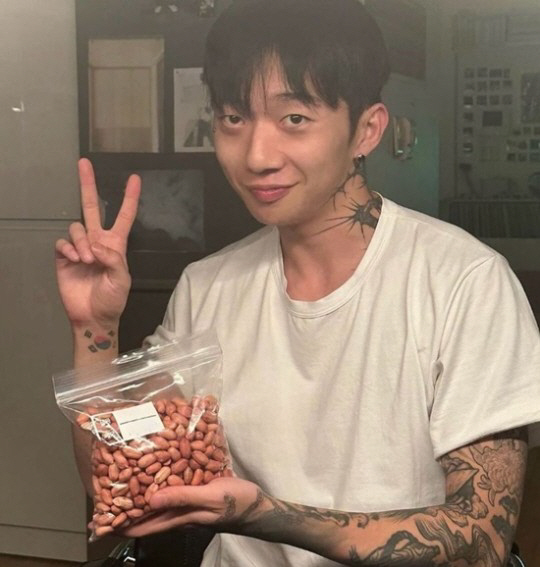 이하이, AOMG 작별 심경 "3년간 많은 걸 배워..성장의 시간"[전문…