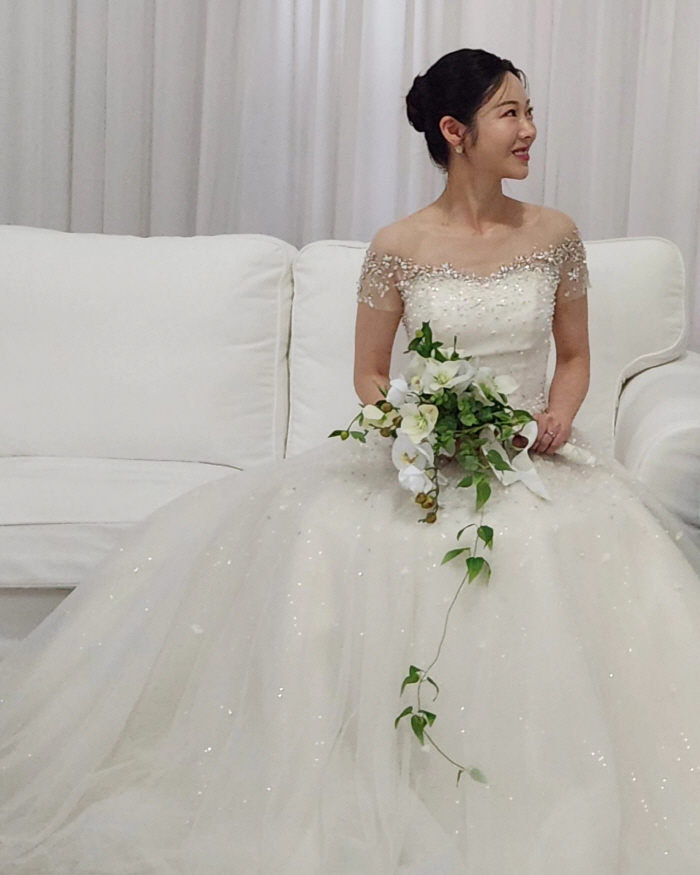 '서울대 출신' 11기 옥순, 6월 결혼 앞두고 웨딩 촬영 "♥신랑 웃기…