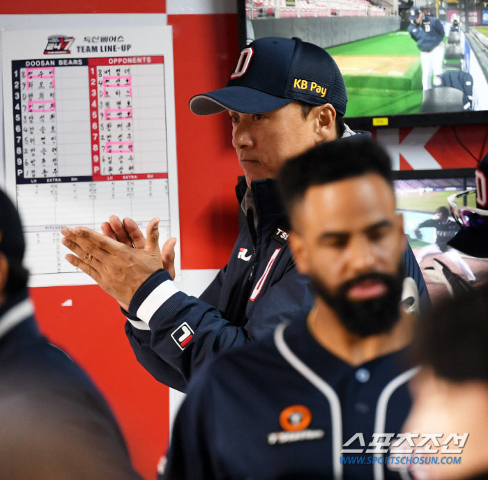 "야수도 아닌데, 전경기 출장이라니…" 결국 무너진 필승 잠수함, 사령탑…
