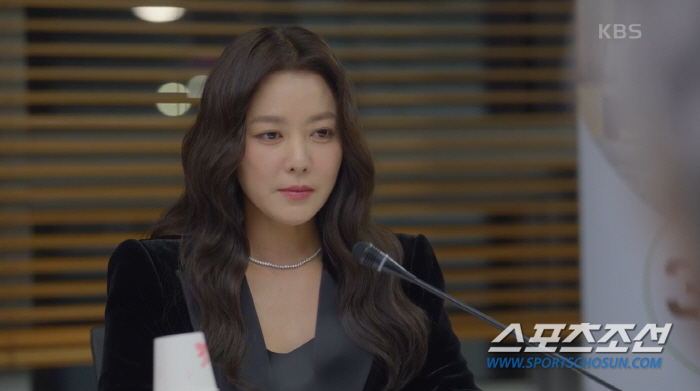 "불륜 스캔들 갖다대겠죠". 이소연, '악성 루머'로 JY그룹 대표 해임…