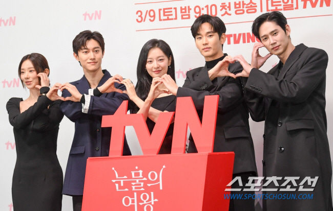 박성훈 "김수현 어릴 때부터 주연해 '짬바' 있다…배려 깊은 동생" [종…