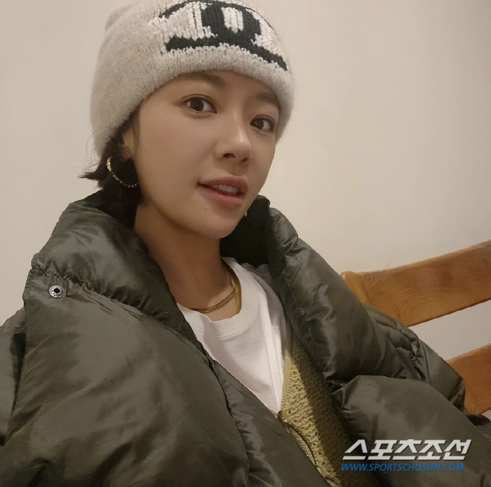 [종합]"이혼준비 됐습니다!". 황정음=할리우드 스타일? SNL서 "작품…