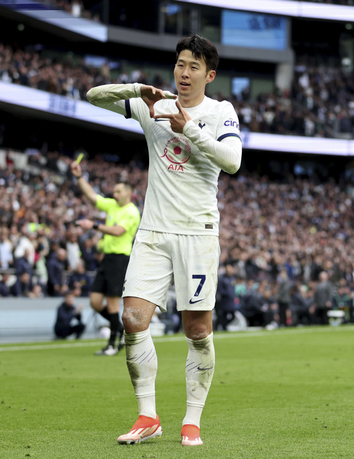 손흥민, 결승골+리그 15호골 대폭발! 토트넘, 루턴에 2-1 역전승..…