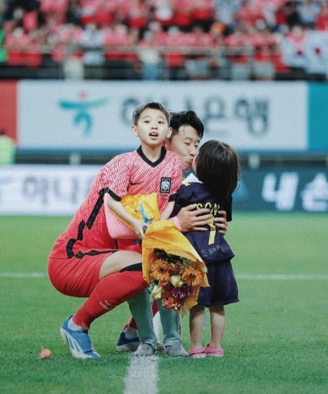 "나이스원,쏘니♥" SON 향해 난입한 어린이팬의 최후