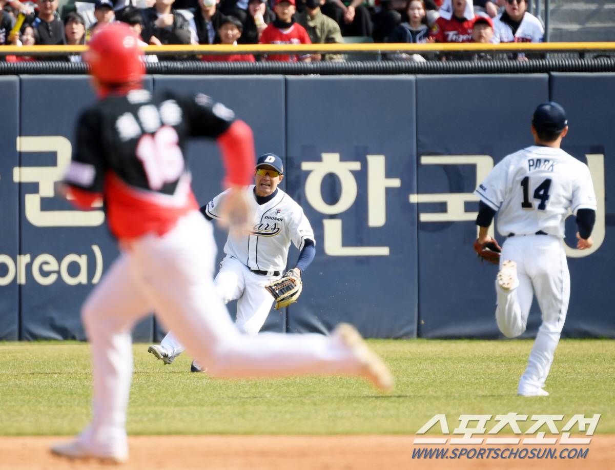 '서건창 3안타+윤영철 5이닝 5K 무실점' KIA, 두산 9-3 제압 …