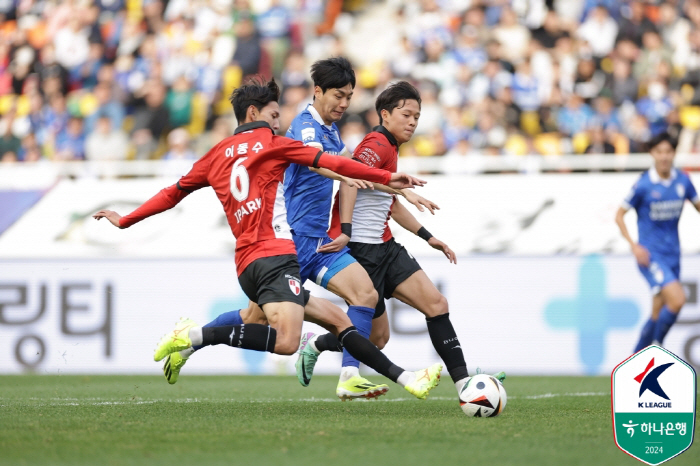 '페신 결승골' 부산, 수원 1-0으로 꺾고 시즌 2승째+7위 점프...…